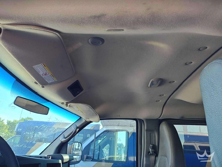 2015-chevrolet-express-2500-image-21