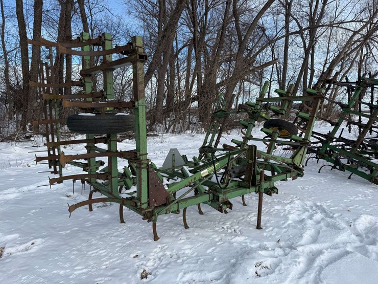 john-deere-1100-image-1