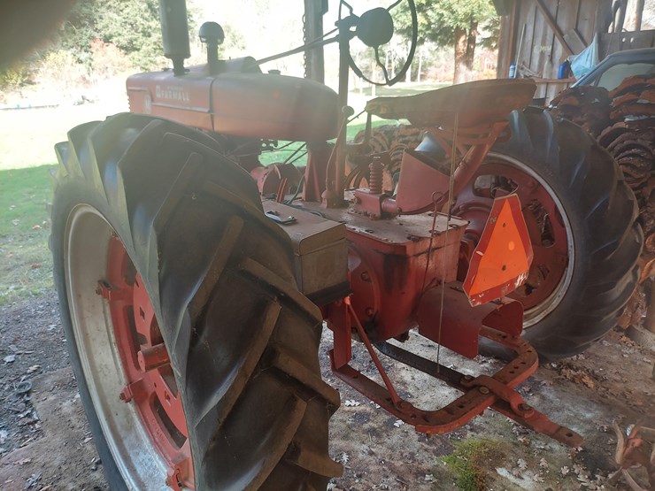 #3901-•-1943-international-harvester-farmall-tractor-image-4