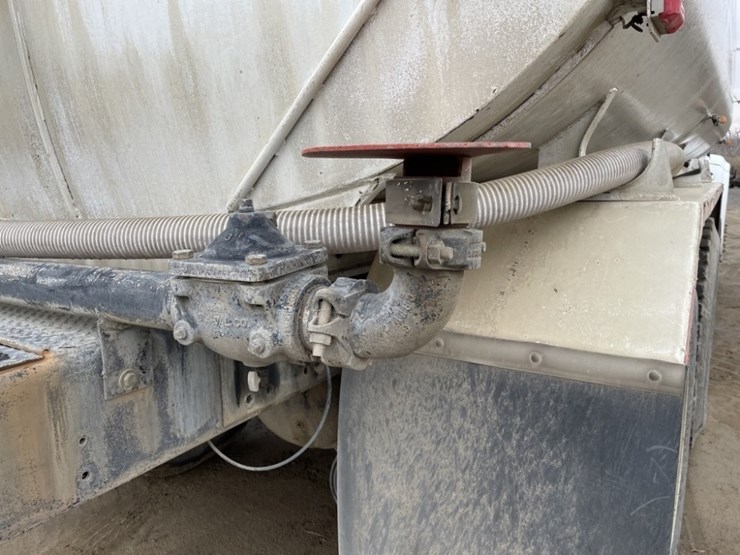 international-4900-image-21