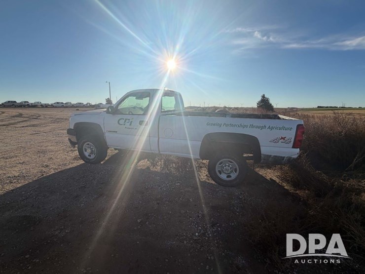 2003-chevrolet-silverado-2500hd-image-10