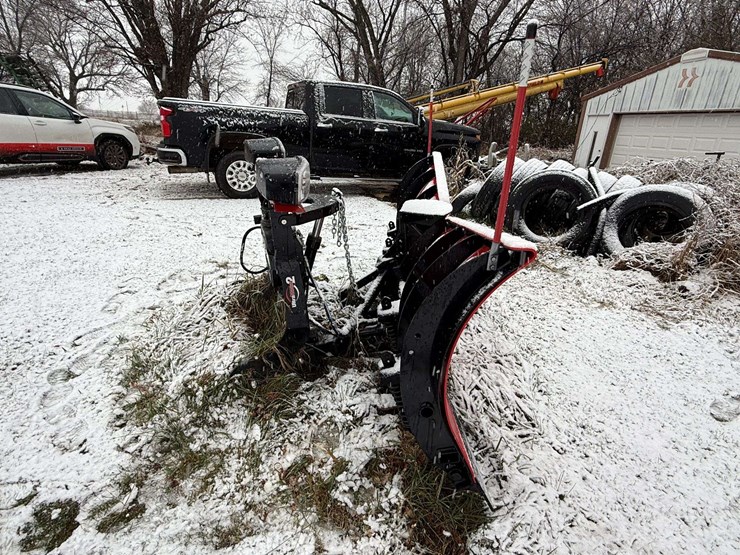 western-v-snow-plow,-8’6”,-right-or-left-swing,-scoop-or-v-plow,-comes-with-mounting-brackets-to-fit-image-5