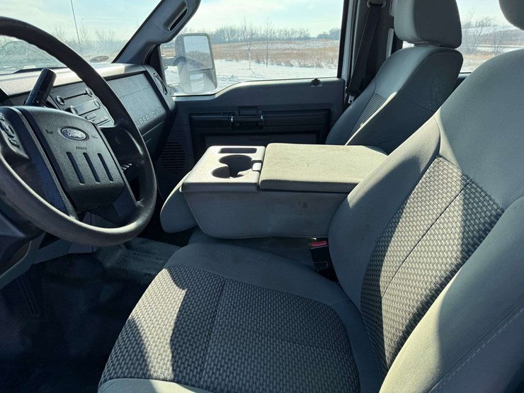 2012-ford-f550-image-25