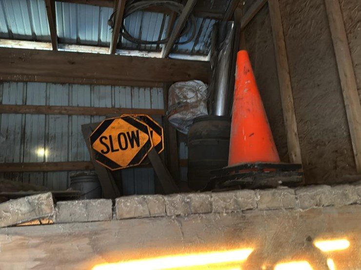 #144-•-contents-of-small-room*-image-15