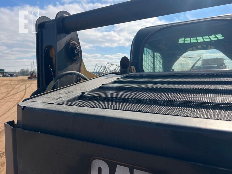 2020-caterpillar-259d3-image-18