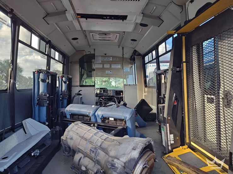 2017-ford-e450-image-29