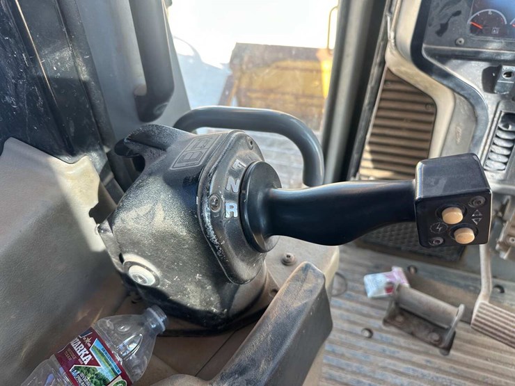 caterpillar-d6t-image-9