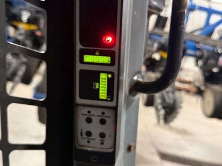 new-holland-l170-image-19