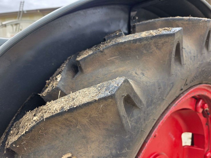 1938-case-cc-narrow-front-tractor,-new-12.4/11-36-rears,-pto,-crank-start,-sn:-4200966,-rebuilt-fro-image-25