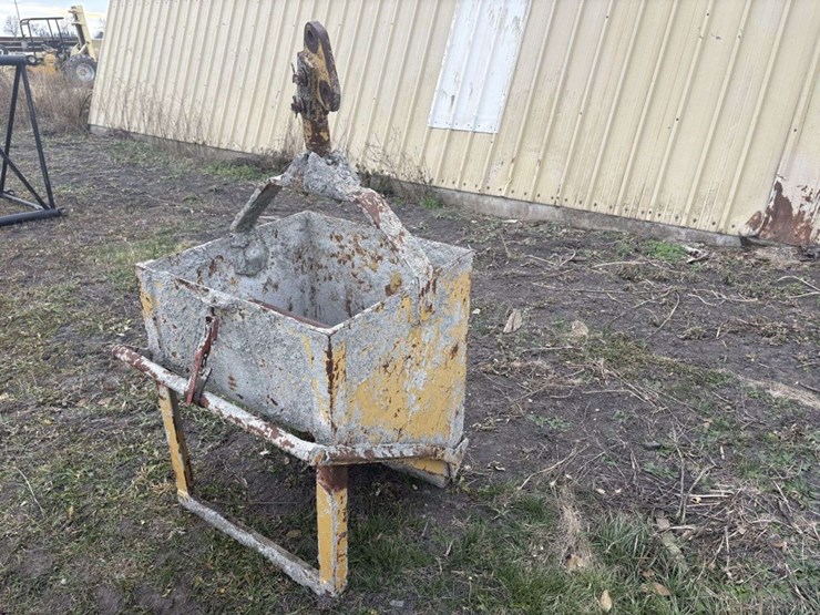 concrete-bucket,-30”x30”,-for-boom-lift-image-2