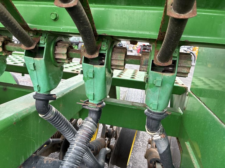 john-deere-750-image-25