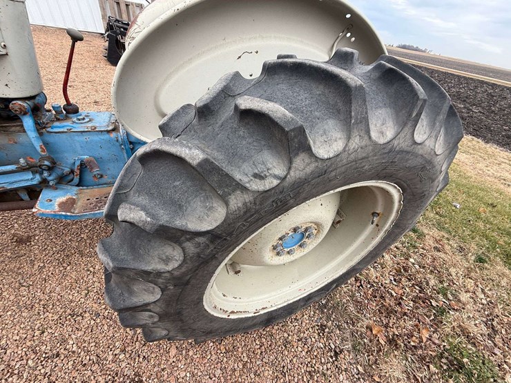 1954-ford-tractor-image-10