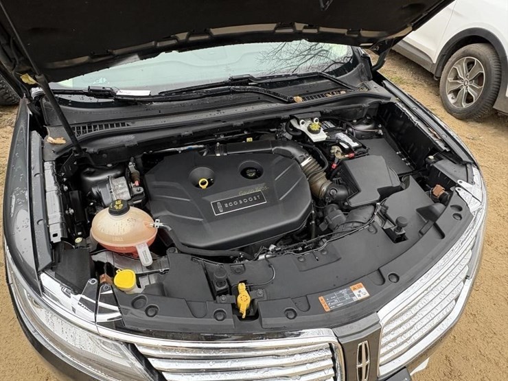 2017-lincoln-mkc-suv-image-13