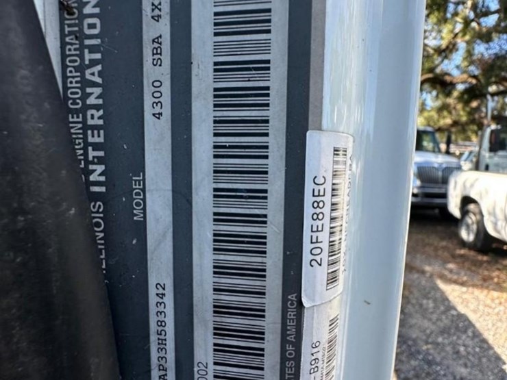 2003-international-durastar-4300-image-16