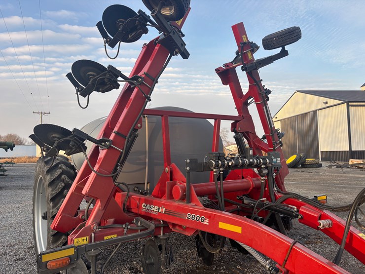 case-ih-2800-image-1