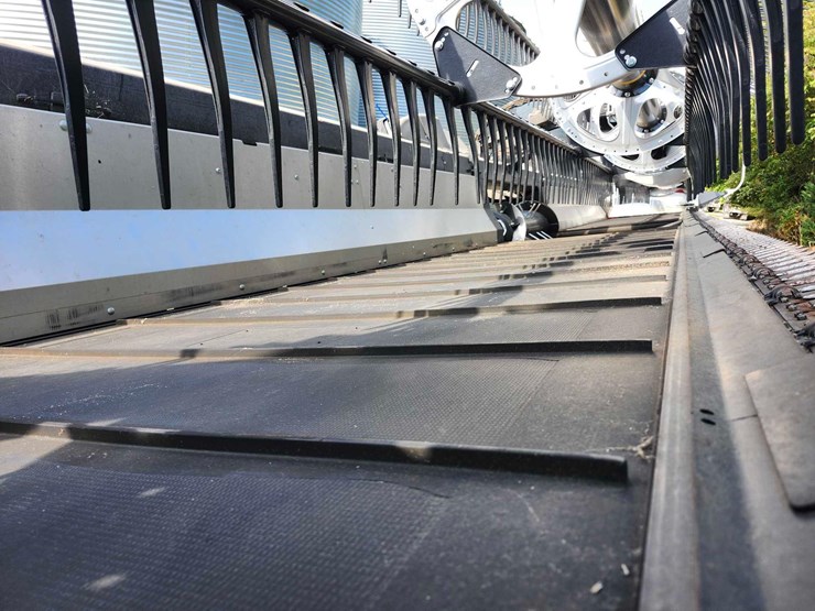 2024-case-ih-fd-240-flex-draper-head,-40’-image-4