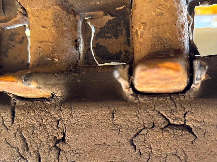 2021-deere-331g-image-12