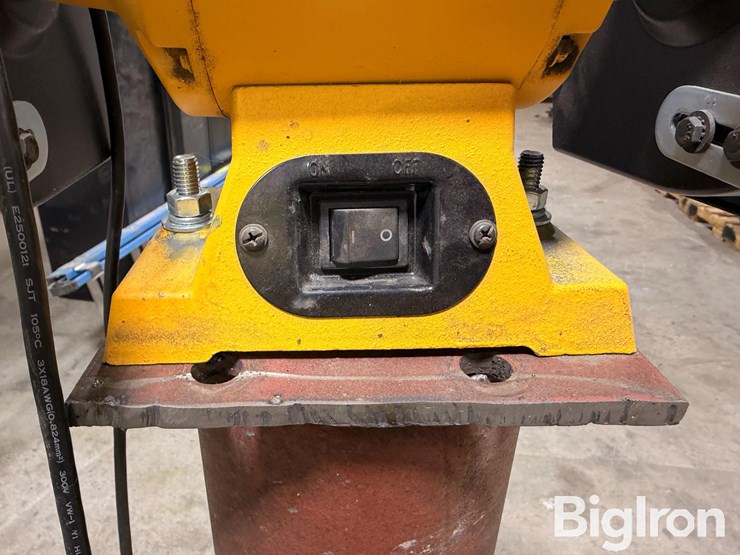 2022-dewalt-dw758-bench-grinder-image-7