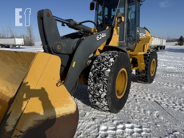 2011-deere-624k-image-19