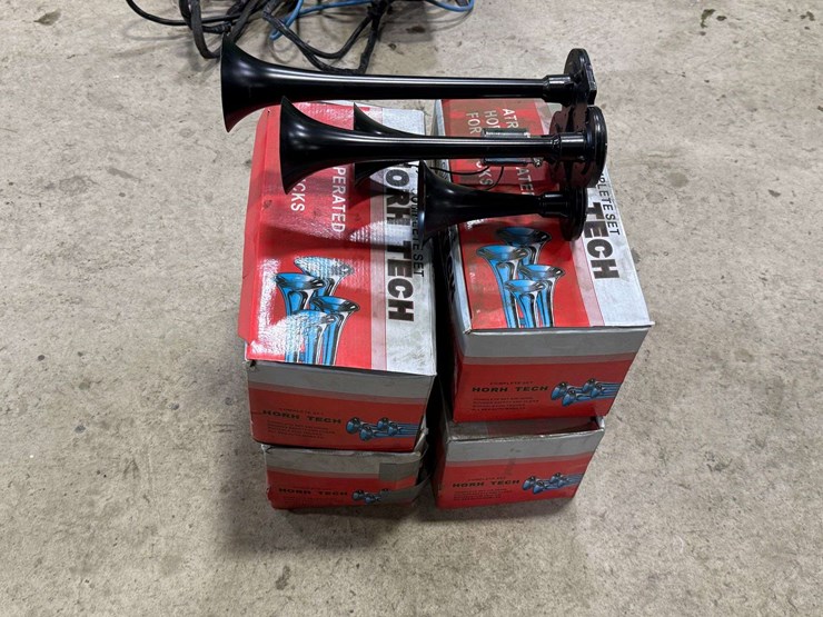 4-truck-airhorns-still-in-the-box,-buying-all-for-one-money-image-4