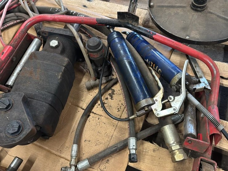 #186-•-skid-of-miscellaneous-items*-image-10