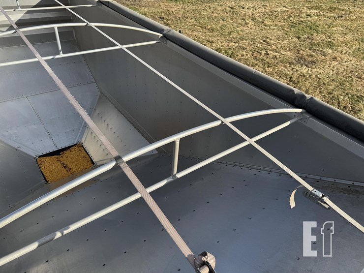 2014-wilson-grain-trailer-image-36