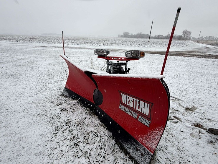 western-v-snow-plow,-8’6”,-right-or-left-swing,-scoop-or-v-plow,-comes-with-mounting-brackets-to-fit-image-2