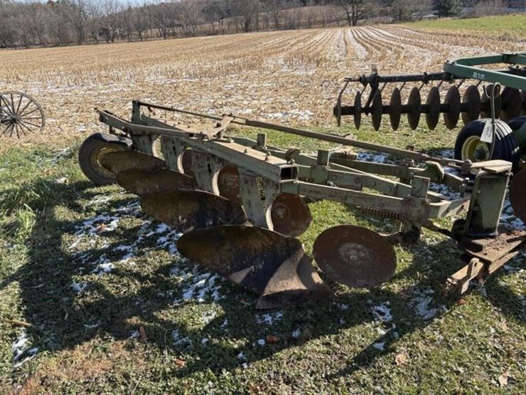 john-deere-4-bottom-plow-image-1