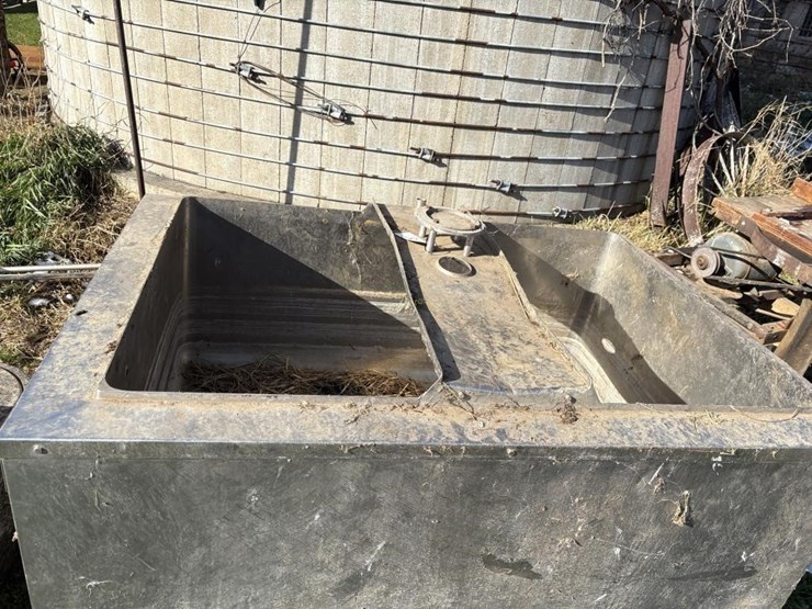 stainless-steel-bulk-tank-image-2