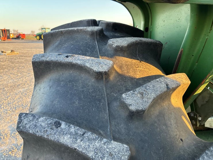 john-deere-2940-image-56