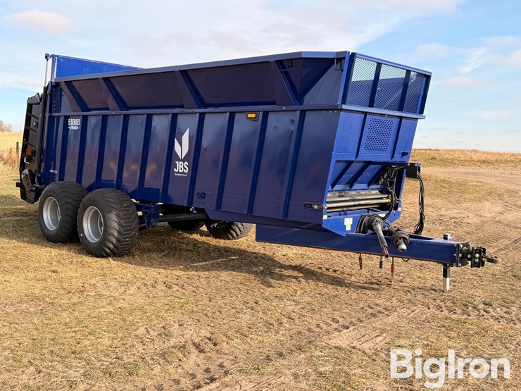 jbs-vmec2448-3-manure-spreader-image-3