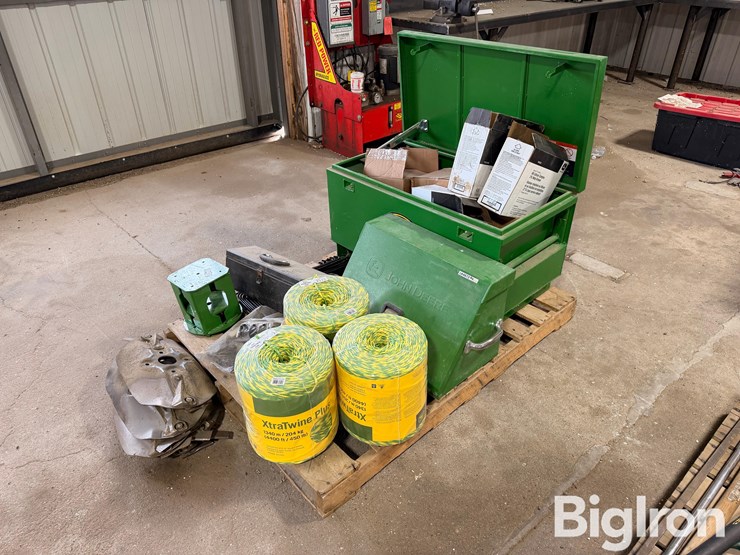 john-deere-4400-image-1