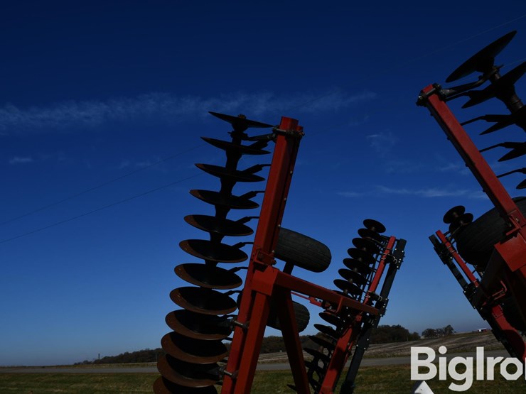 case-ih-3950-image-11