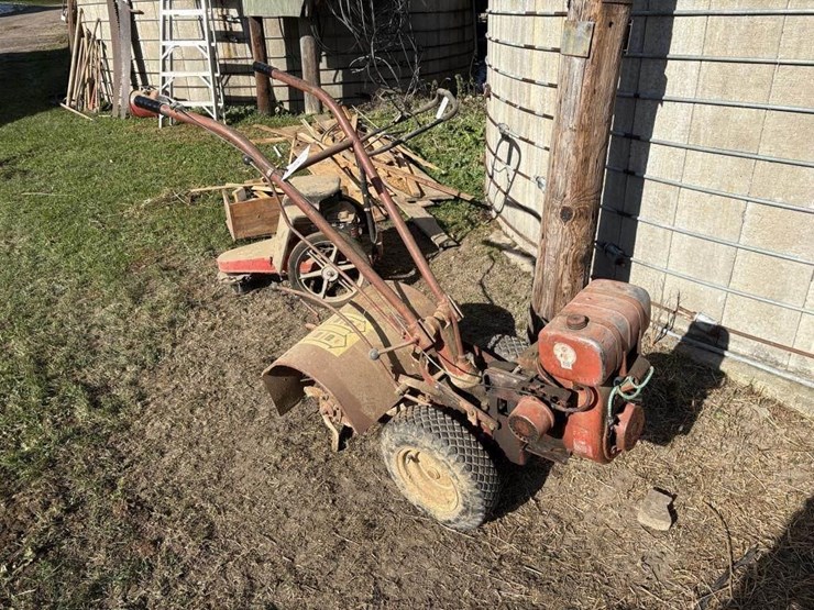 troy-bilt-rear-tine-tiller-image-1