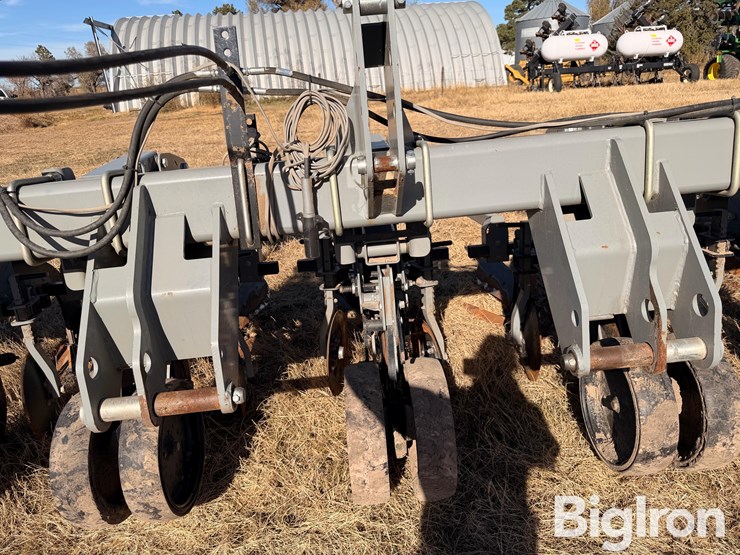 hiniker-12r-row-crop-cultivator-image-9