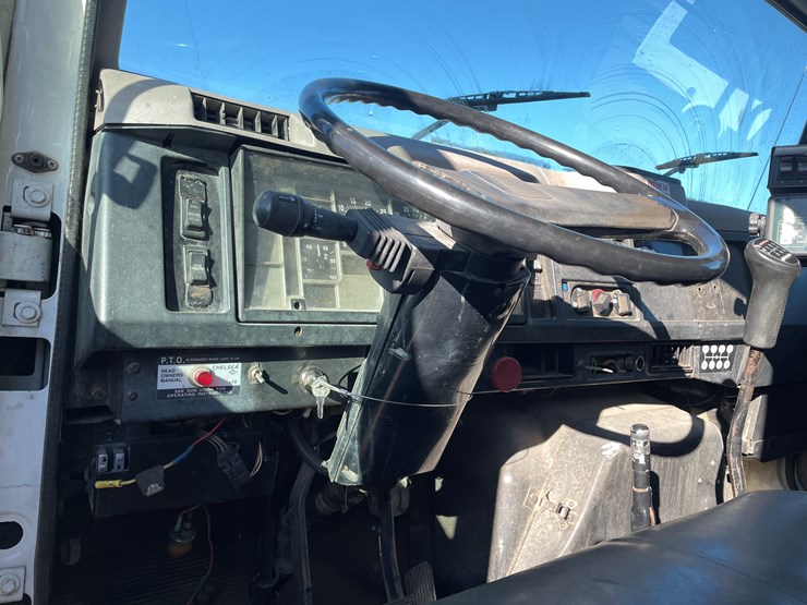 international-4700-image-21