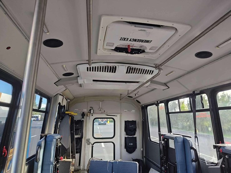 2017-ford-e450-image-23