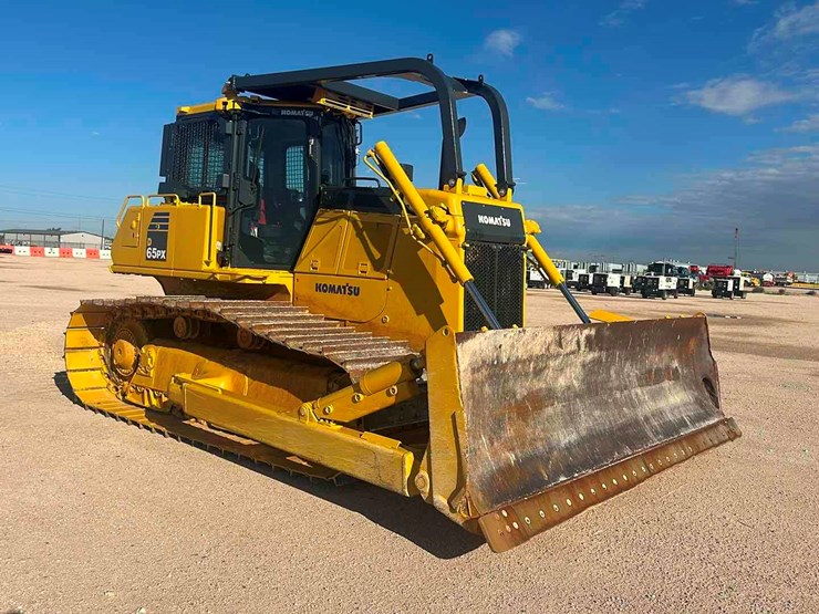 komatsu-d65px-18-image-3