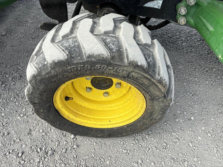 john-deere-1025r-image-25