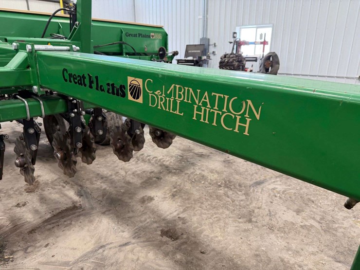 great-plains-20’-grain-drill,-10”-spacing,-3pt-converted-into-a-pull-type,-has-markers,-front-coulte-image-15