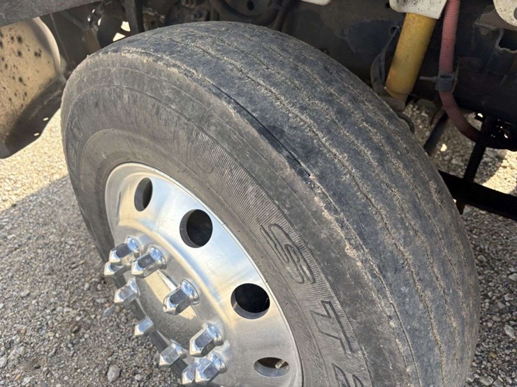 2004-freightliner-m2-business-class-semi-tractor,-day-cab,-mercedes-460,-10-speed,-jake-brake,-lopro-image-21