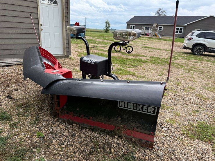 2018-hiniker-poly-snowplow-with-mounts-for-a-99-01-3/4-ton-chevrolet,-has-controller-image-1