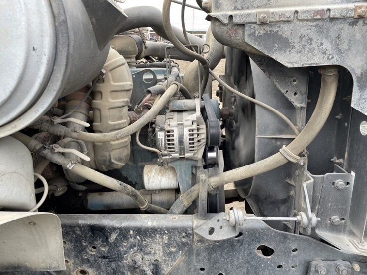 international-4900-image-36