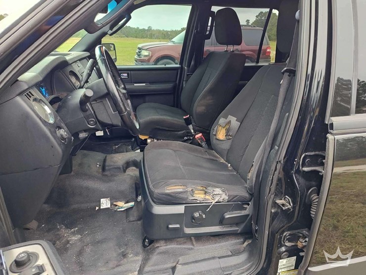 2016-ford-expedition-image-19