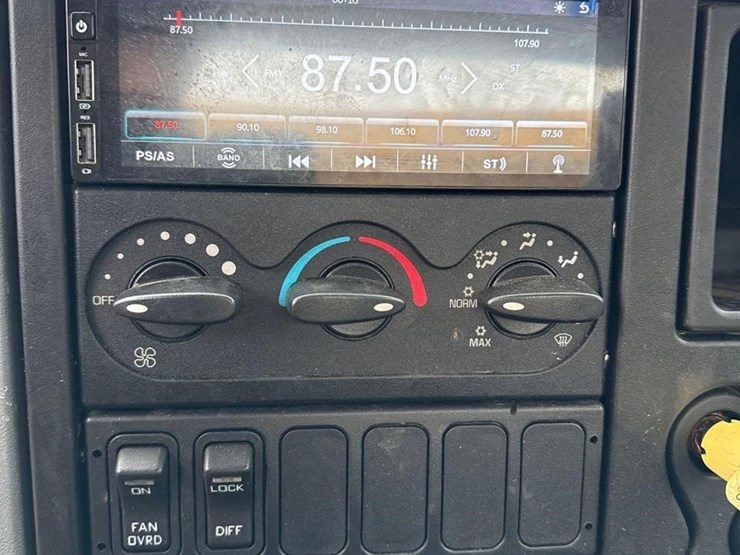 international-workstar-7300-image-18