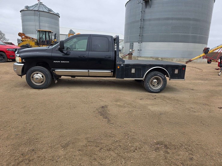 2005-dodge-ram-3500-image-16