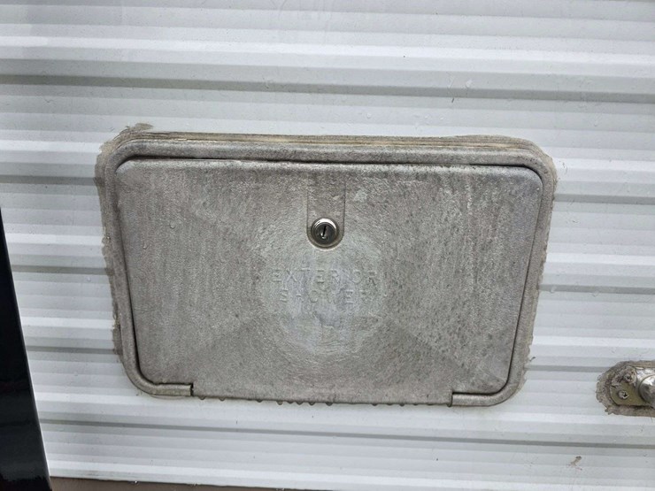 2004-prowler-fleetwood-5th-wheel-rv,-model-255-bhs,-12’-slide-out,-newer-19’-awning,-1-queen-front-b-image-30