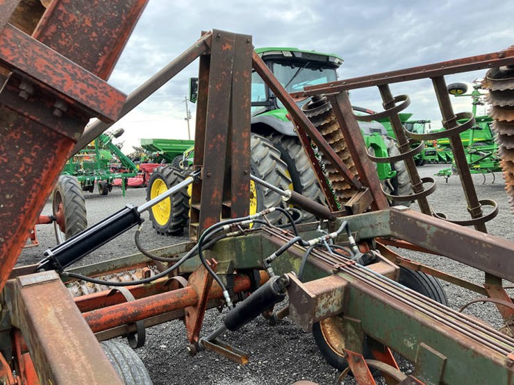 #80000-•-brillion-21'-cult-mulcher-solid-roller-image-5