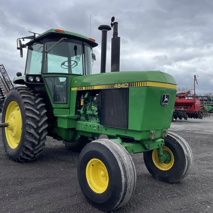JOHN DEERE 4640
