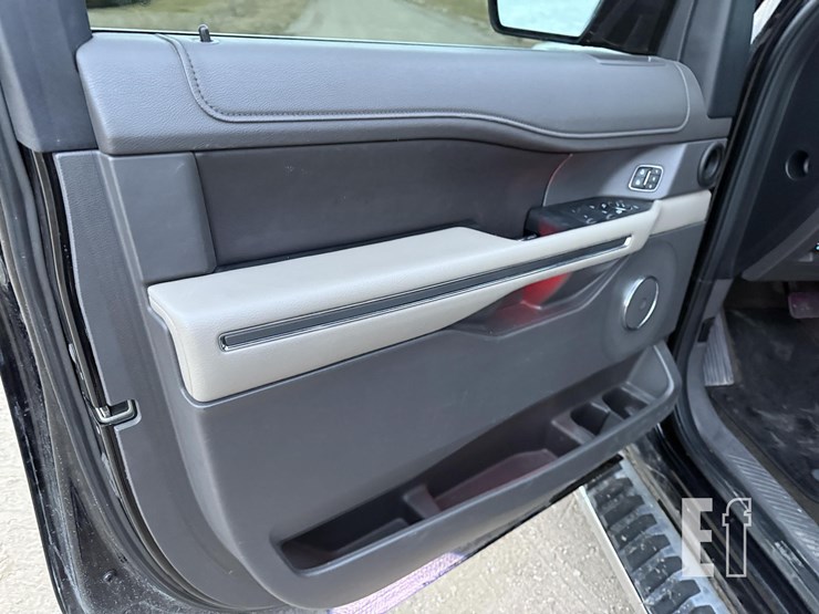 2019-ford-expedition-xlt-image-23